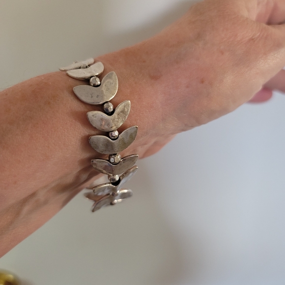 LUCKY BRAND Silver Wings Bracelet - Picture 5 of 11